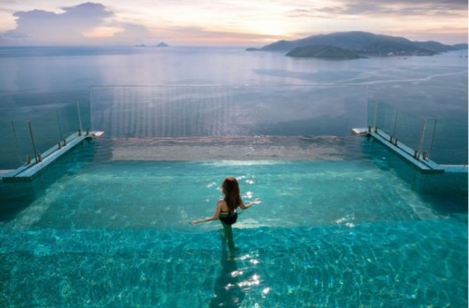 360 Infinity Pool